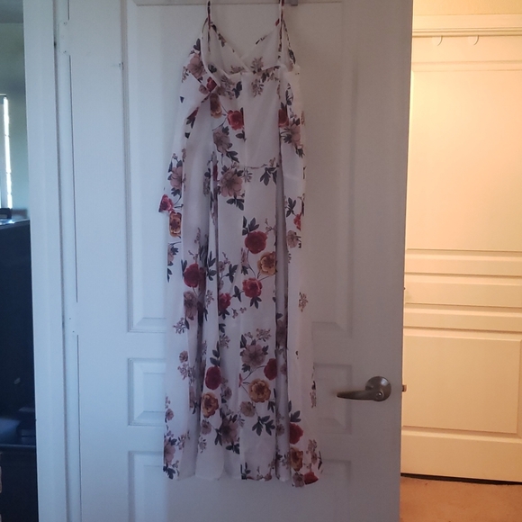 Floral spaghetti strap dress - Picture 2 of 10